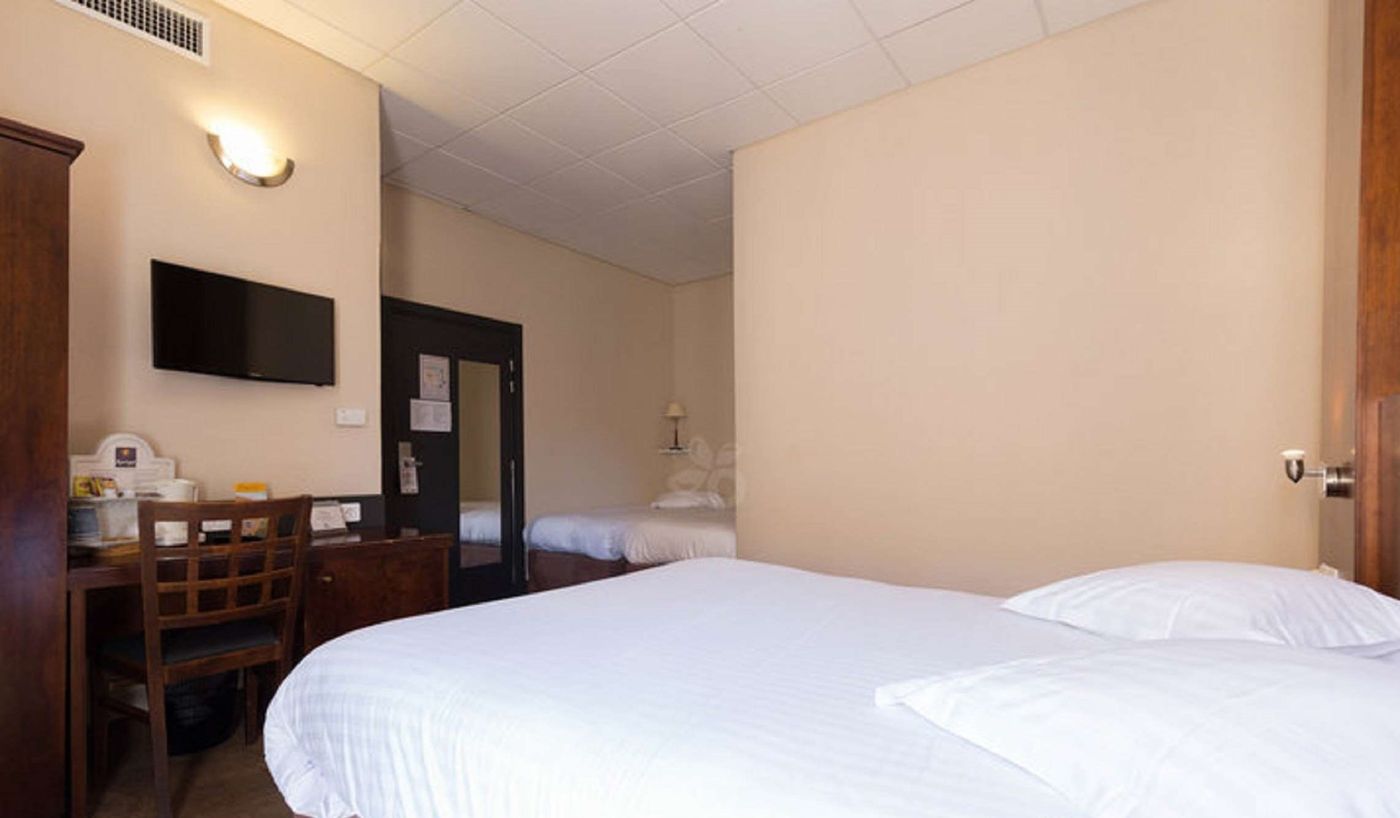 Kyriad-Nice-Centre-Gare-Room-17