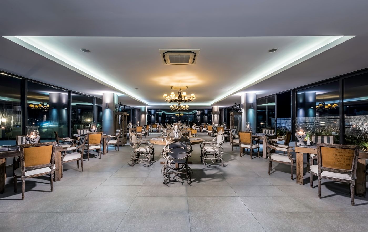 Diamond-Deluxe-Restaurant-53