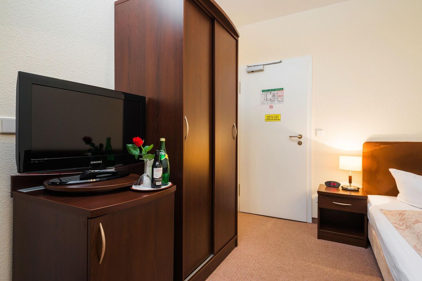 Upper Room Hotel-Germany-Berlin-Room-9
