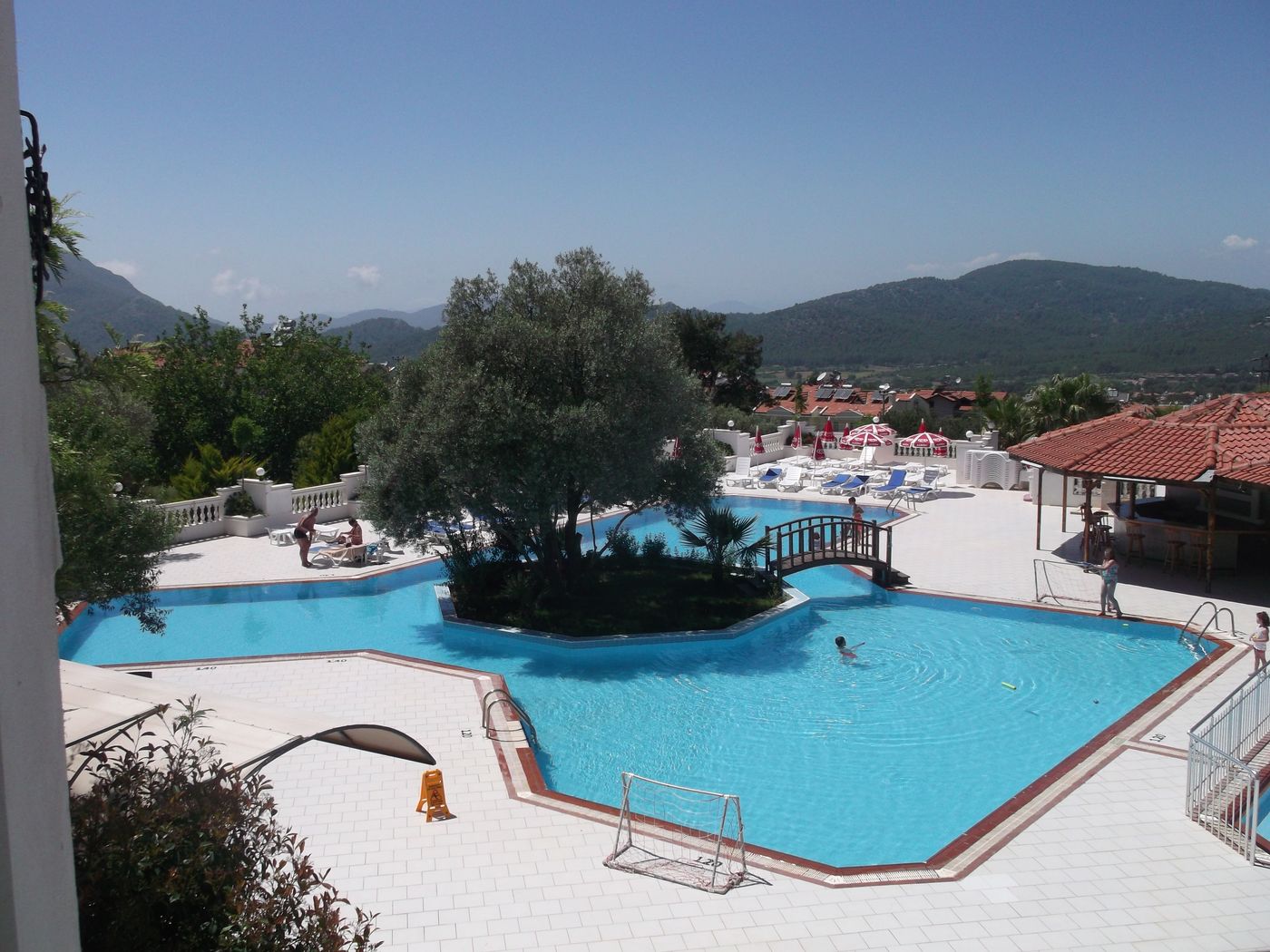 Sunshine-Holiday-Resort-Restaurant-18