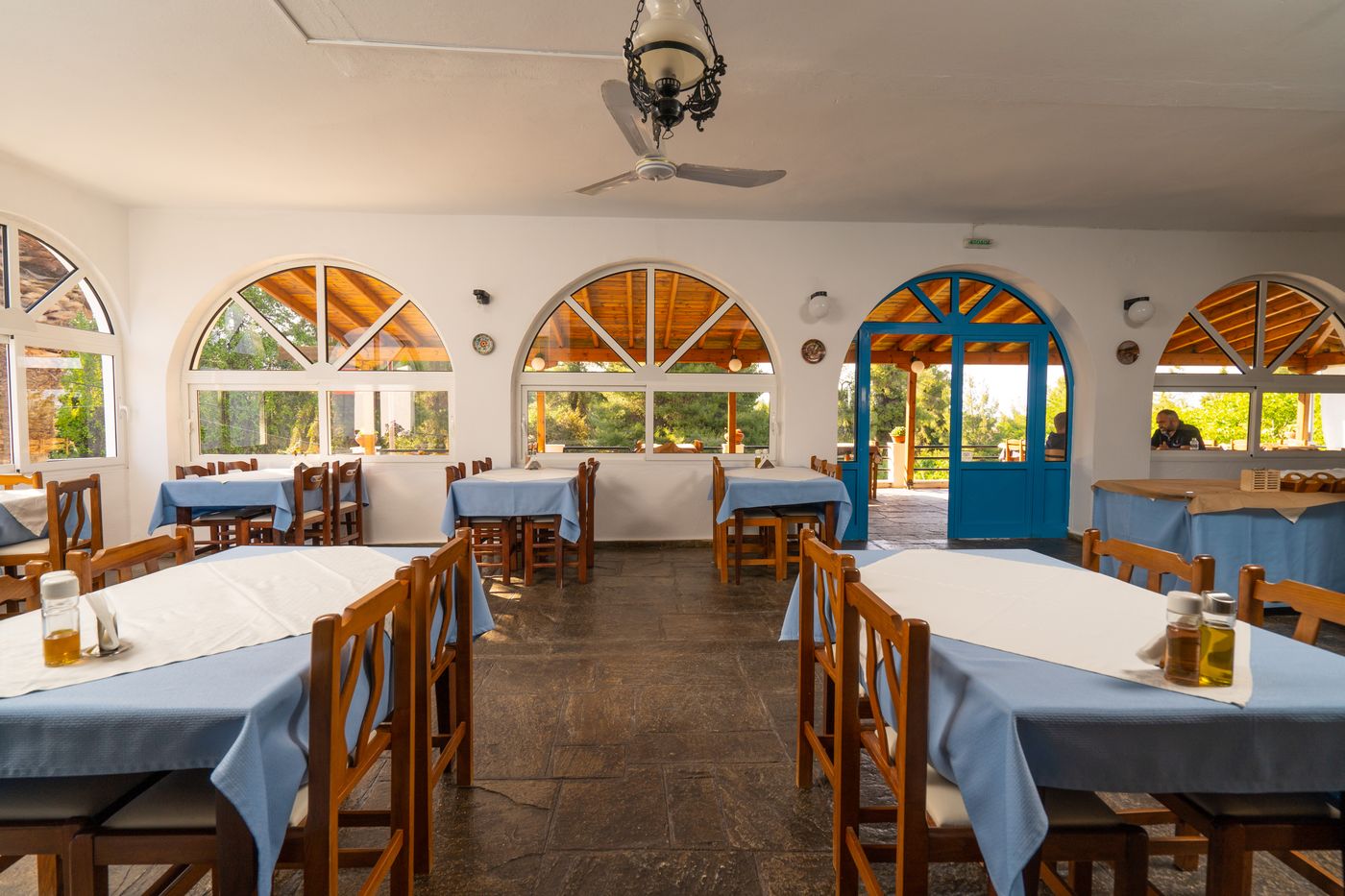 Theo-Bungalows-Restaurant-64