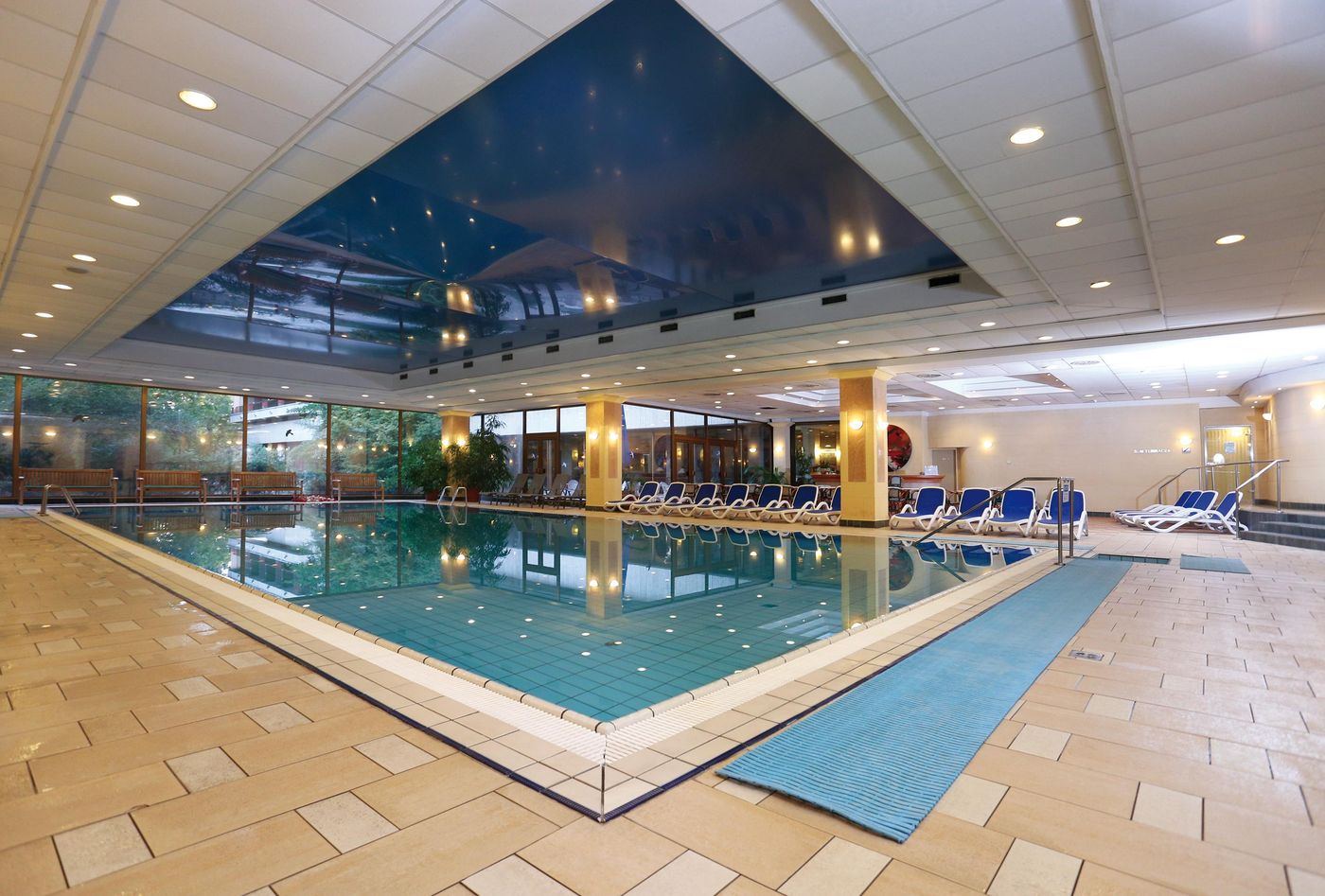 Ensana-Grand-Margaret-Island-Pool-37