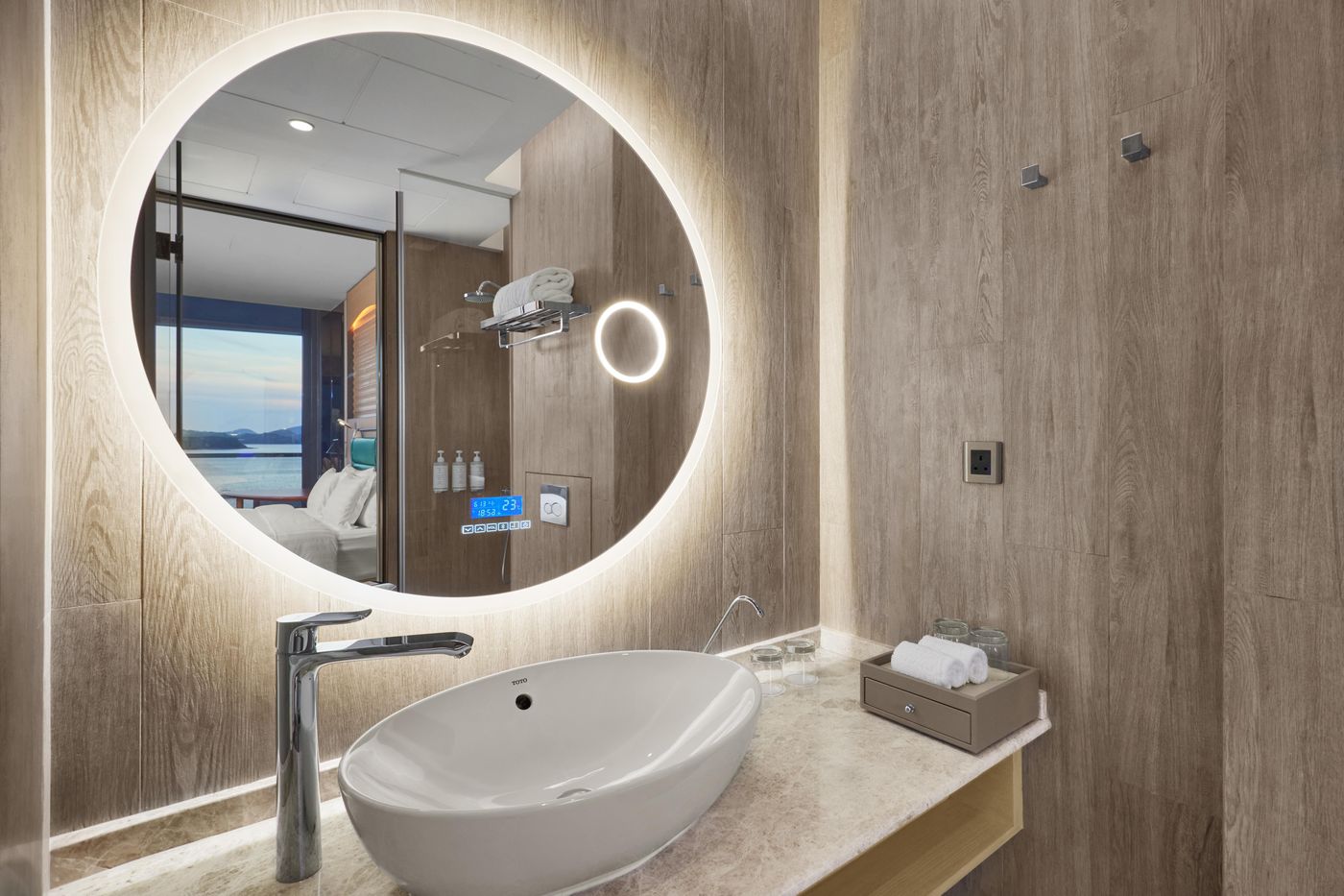 Vignette-Collection-Wm-Hotel-Hong-Kong-Room-41