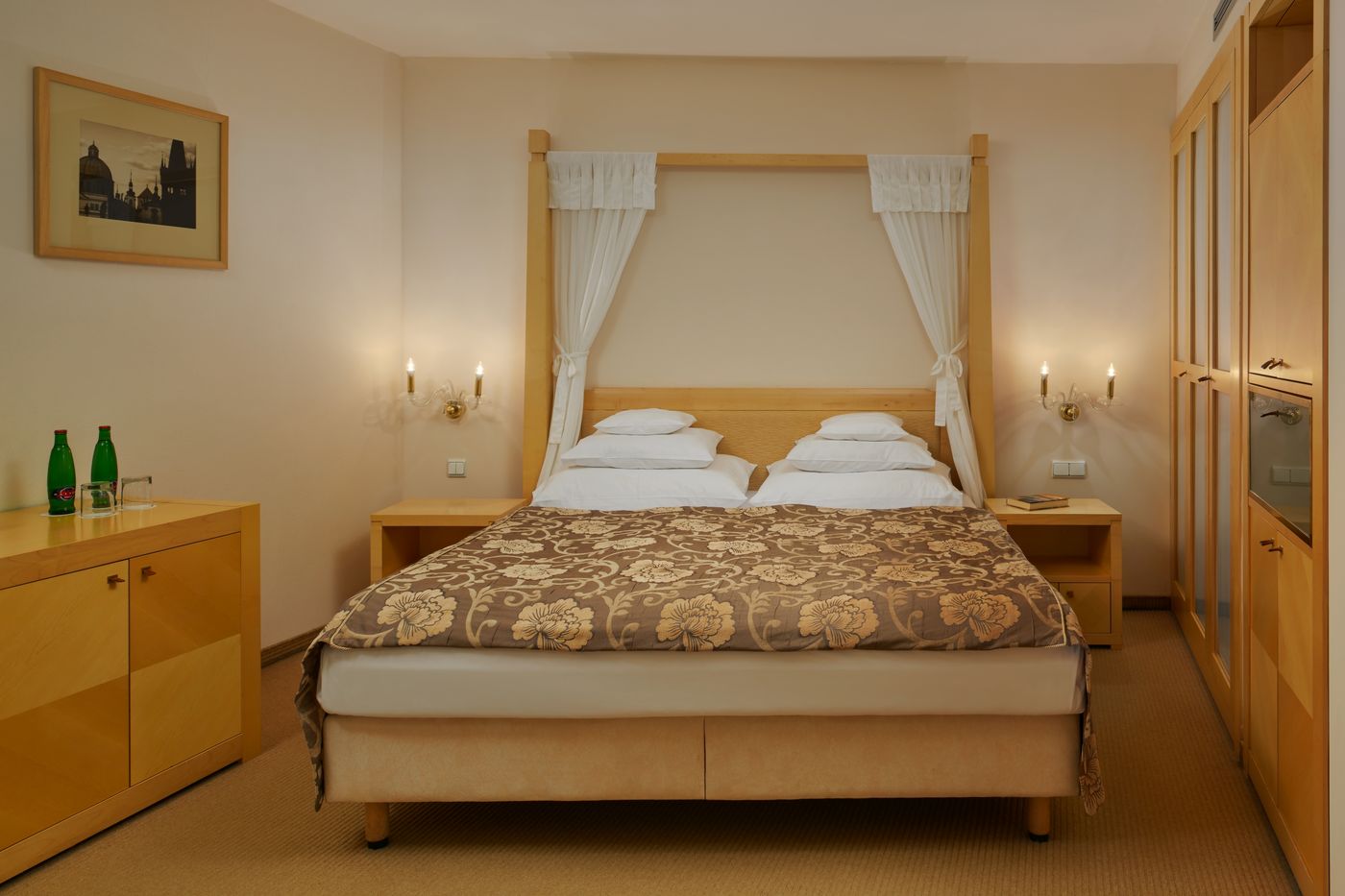 Ventana-Hotel-Prague-Room-16