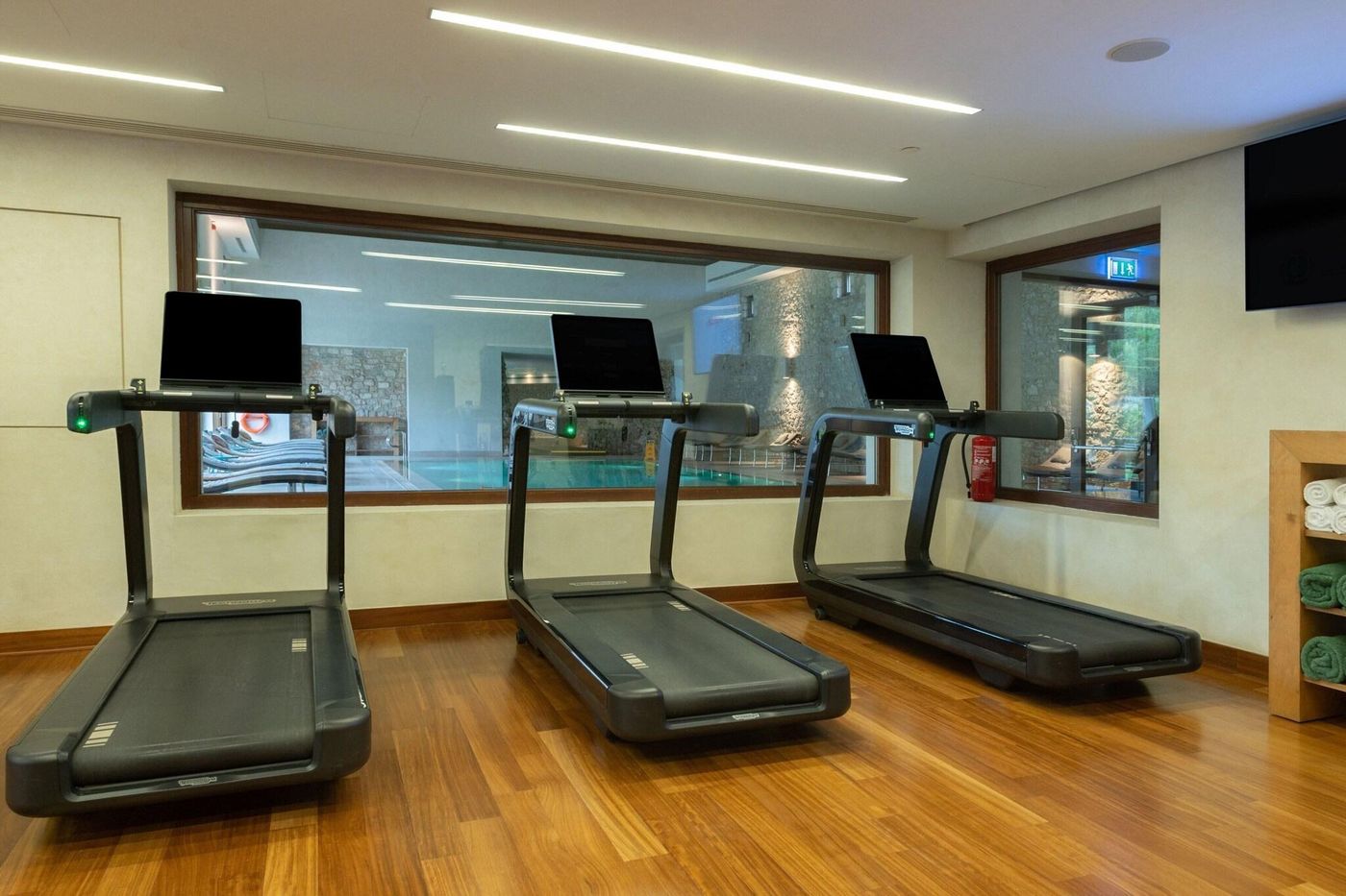 The-Romanos--A-Luxury-Collection-Resort-Sports-and-Entertainment-85