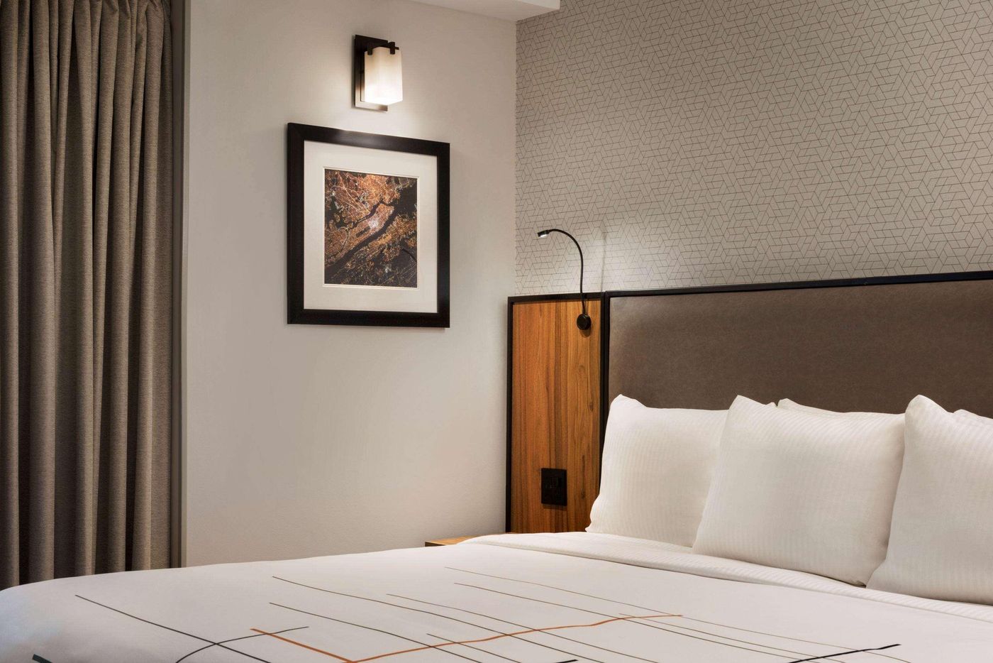 La-Quinta-Inn-and-Suites-Times-Square-South-Room-34