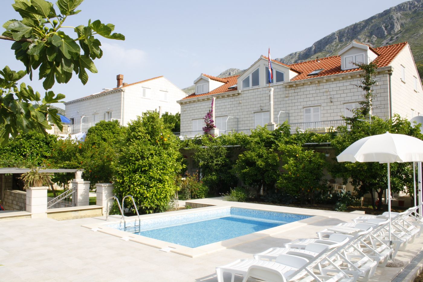 Villa-Celenca-Lobby-4