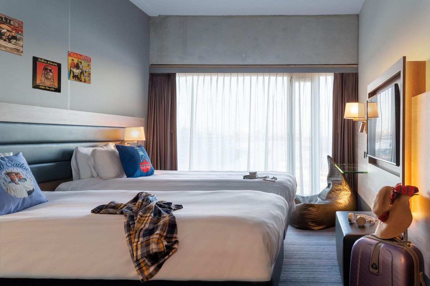 Moxy-Amsterdam-Houthavens-Room-8