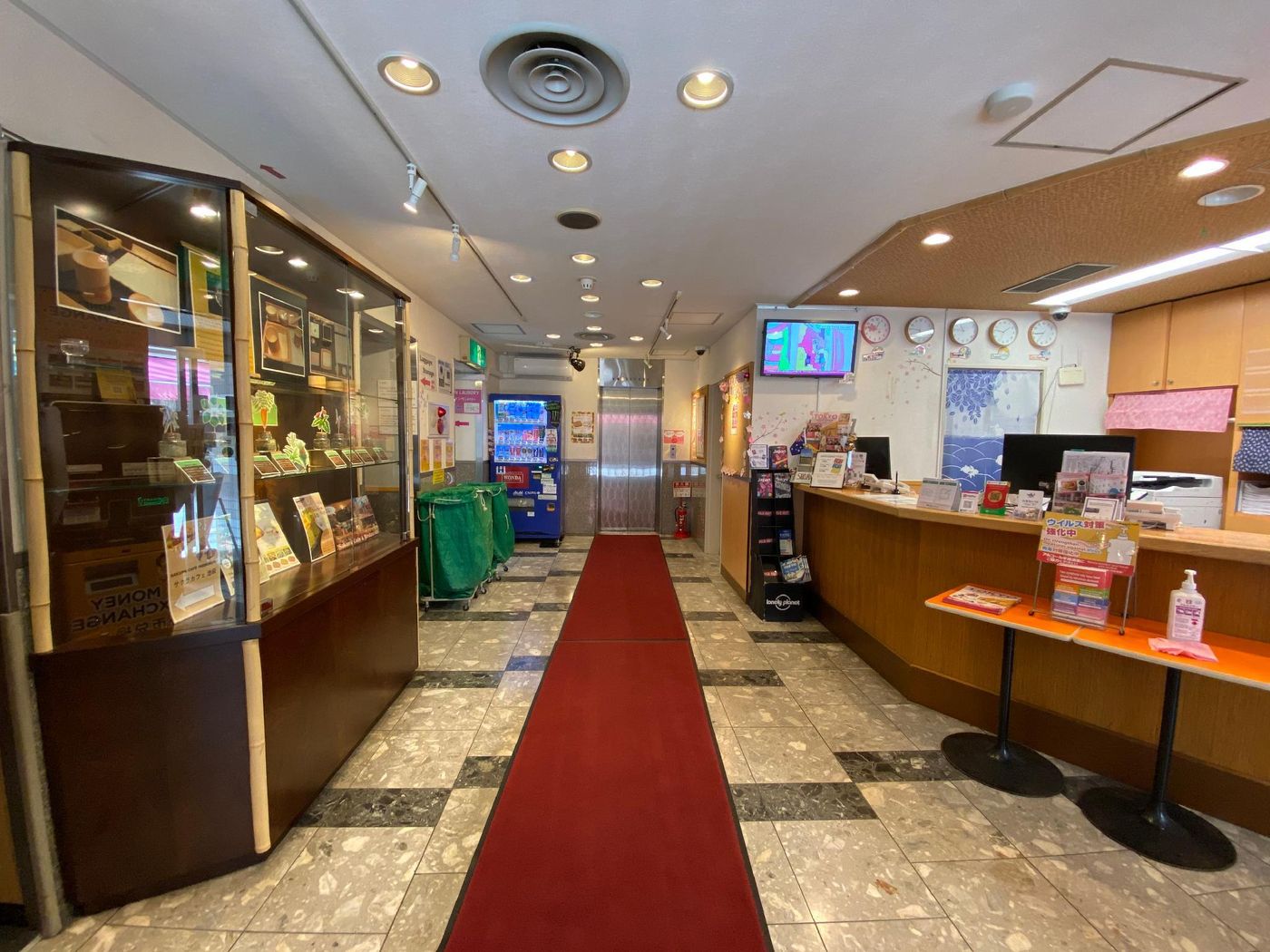 Sakura Hotel Ikebukuro-Japan-Tokyo-Lobby-10