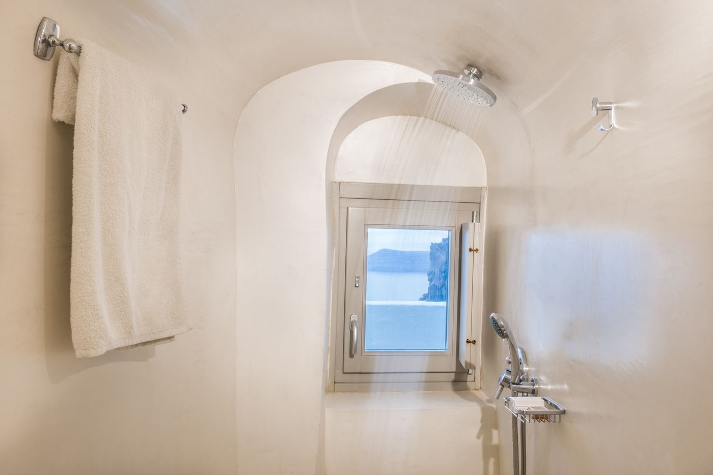 On-The-Rocks-Hotel-Room-32