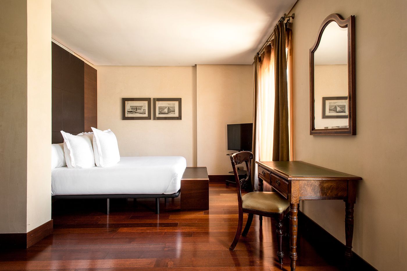 Hotel-Villa-Real-Room-11