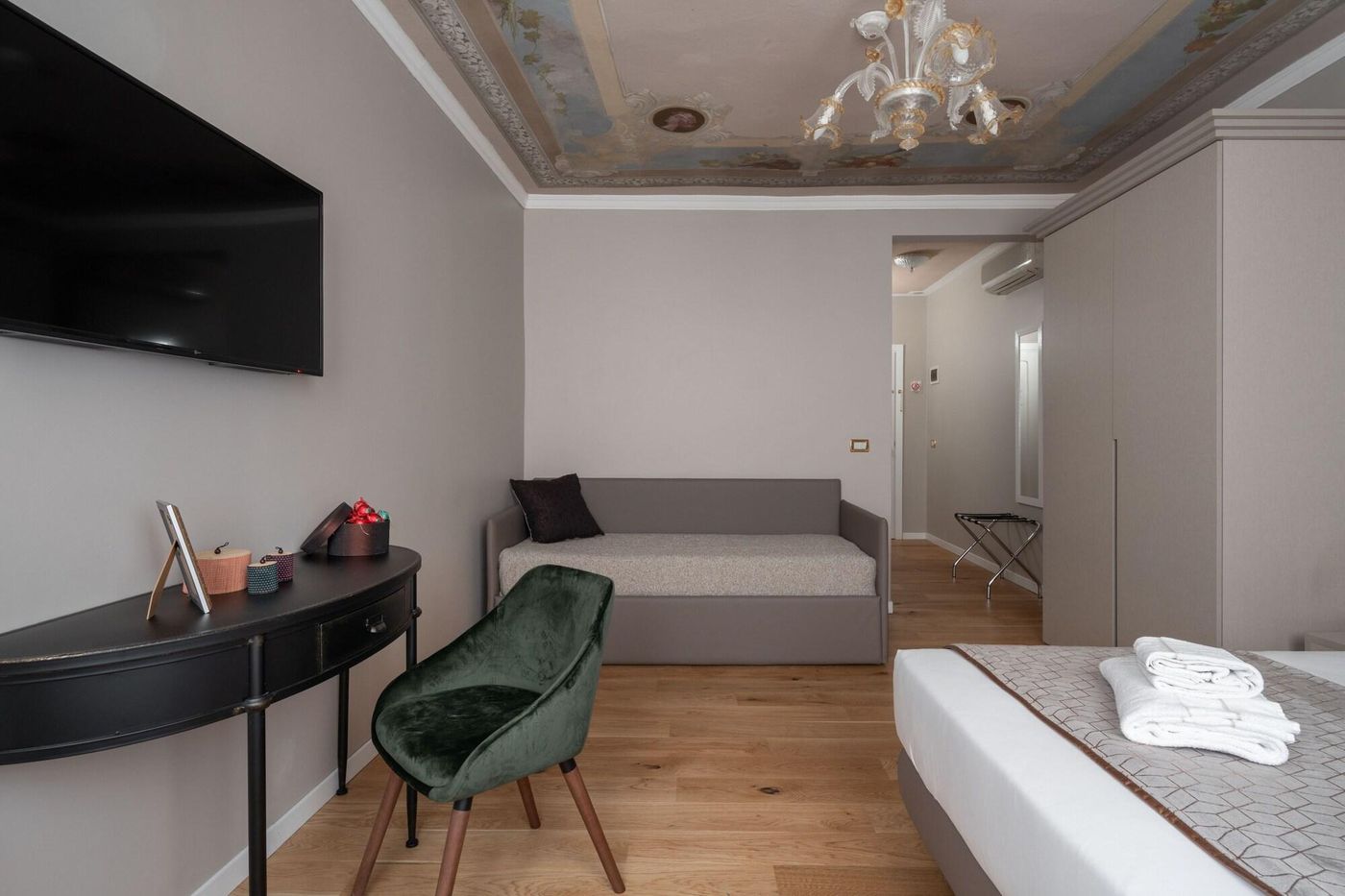 Hotel-Herion-Room-42