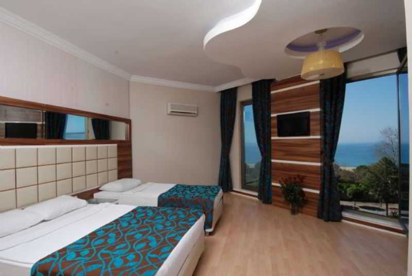 Grand-Zaman-Beach-Hotel-Room-12