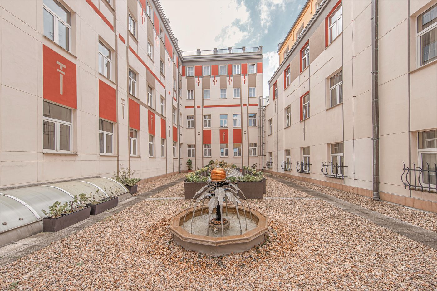 Hotel-Meteor-Plaza-Prague-General-view-2