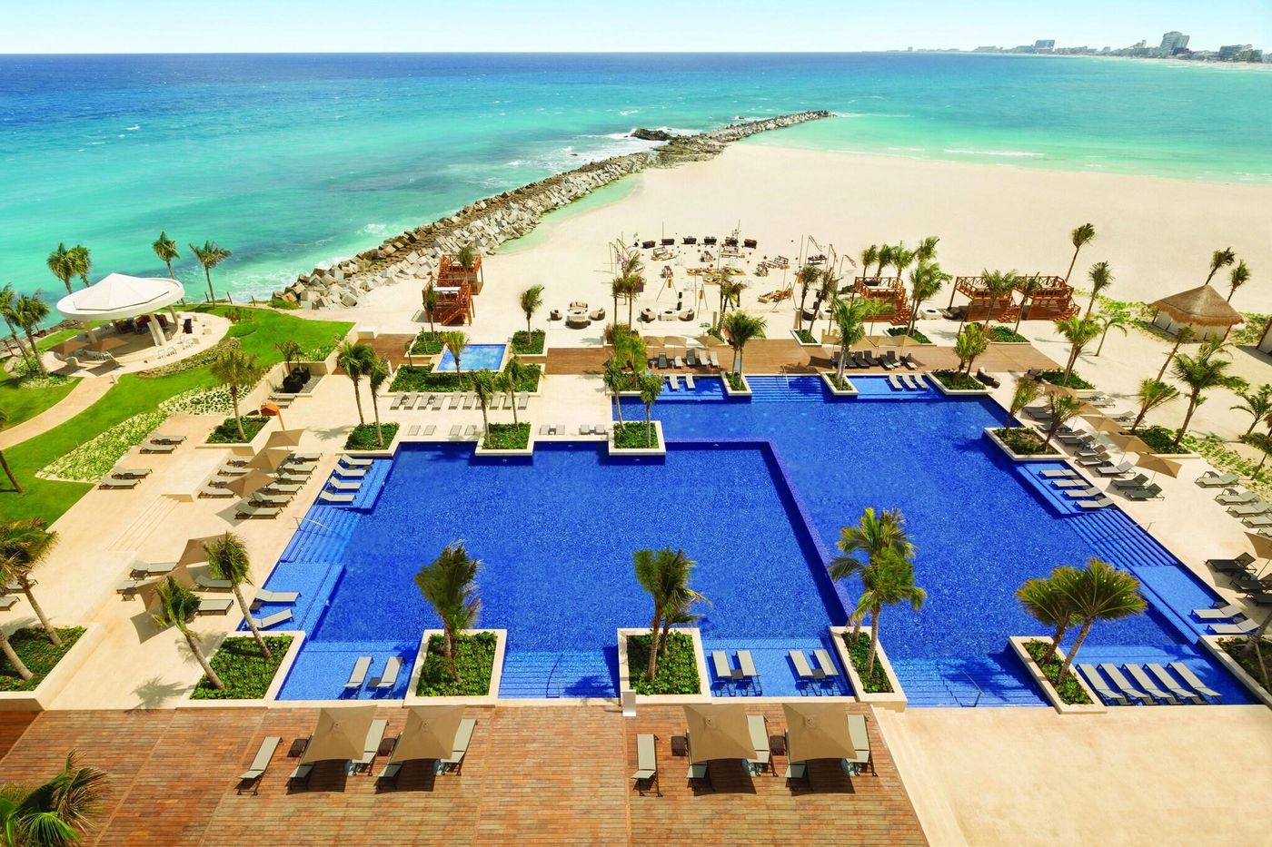 Hyatt-Ziva-Cancun-Pool-102