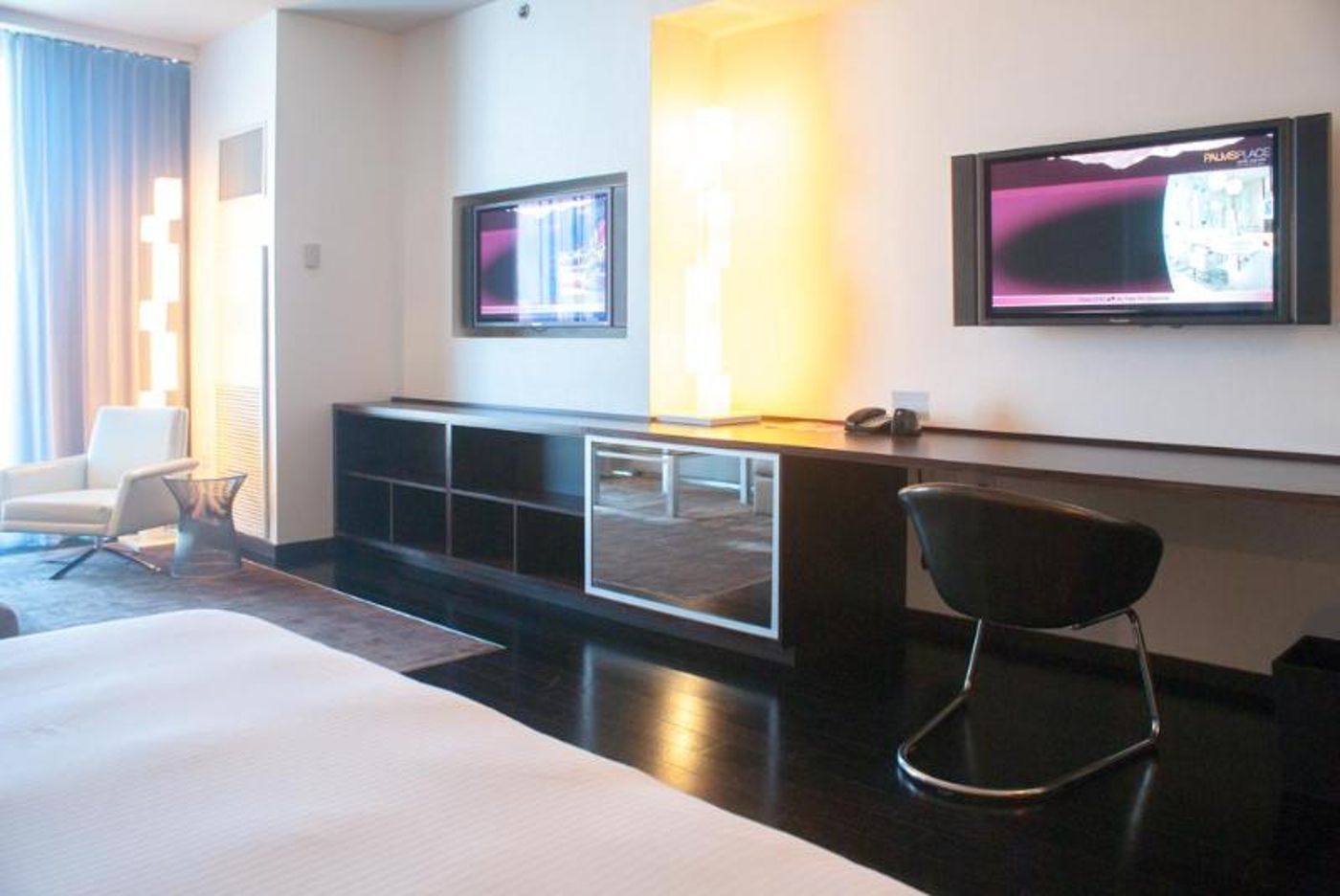 Palms Place Hotel And Spa