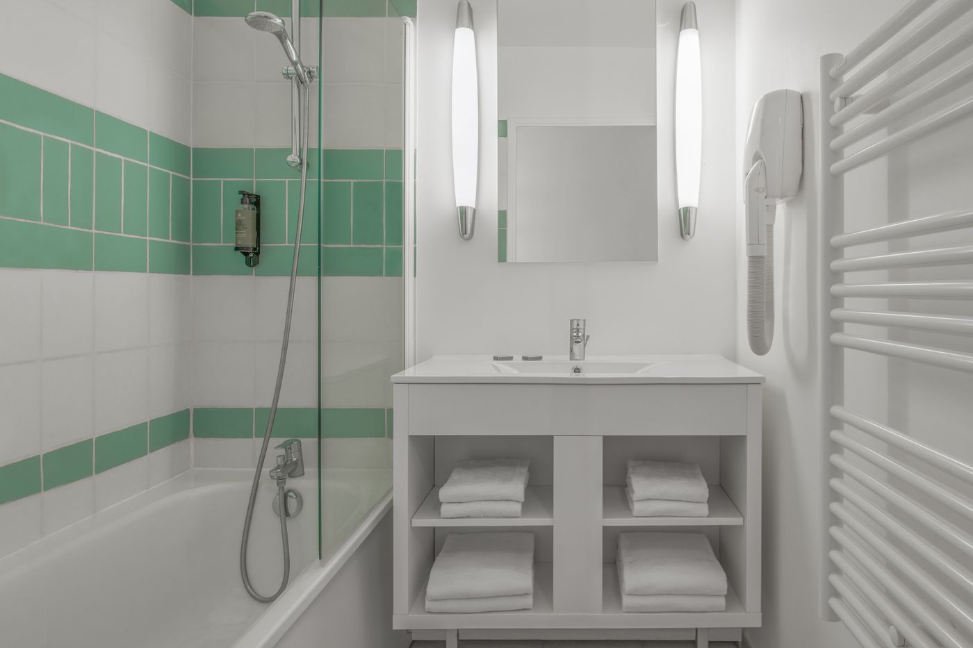 Citadines-Bastille-Gare-de-Lyon-Paris-Room-18