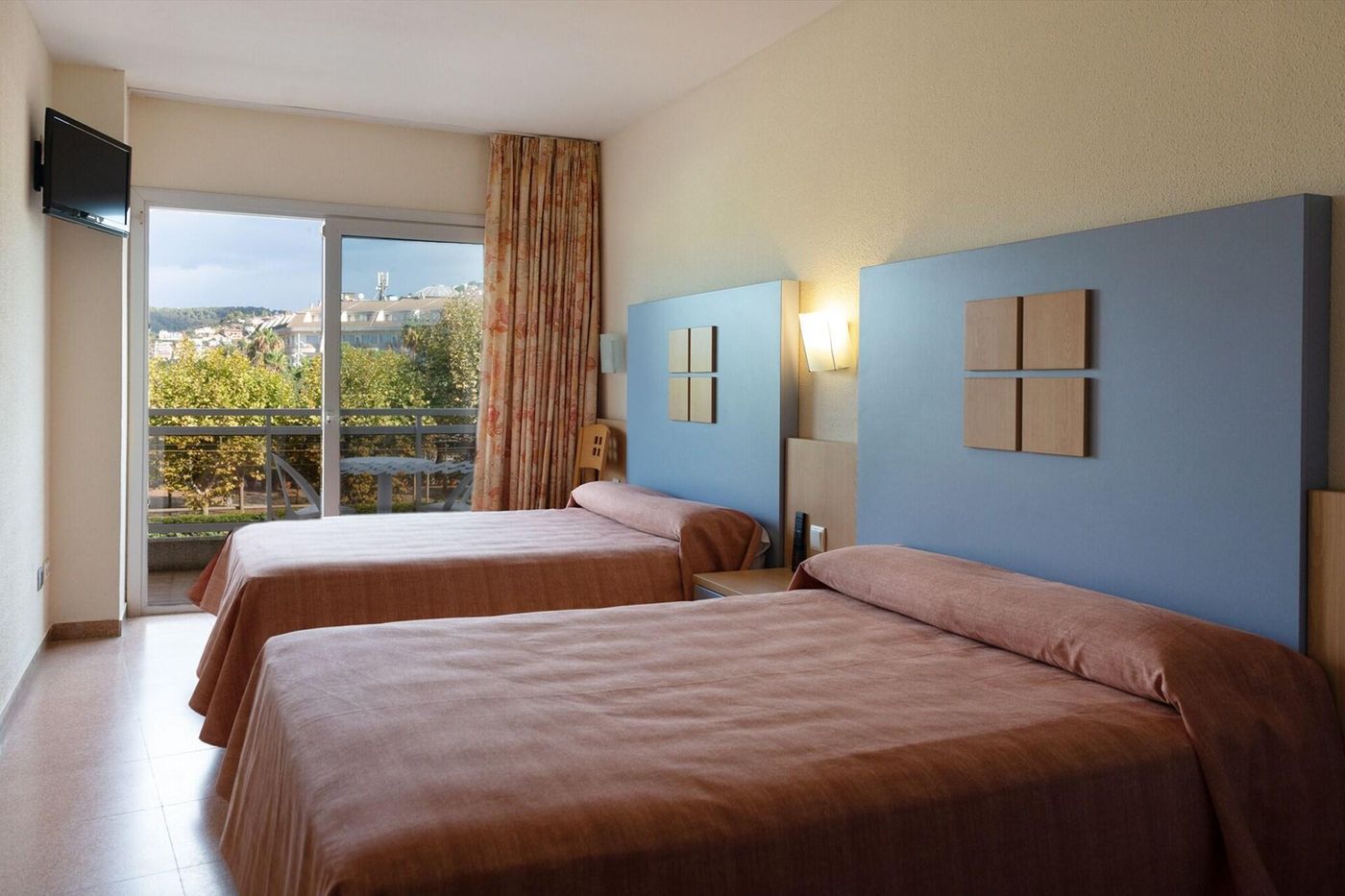 Hotel-Caprici-Room-16