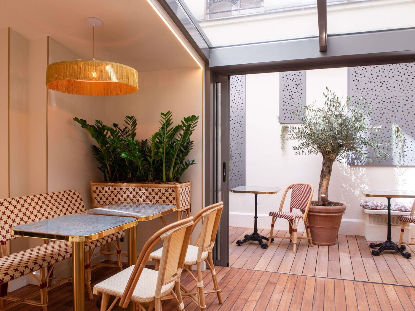 Mercure-Paris-Pigalle-Sacre-Coeur-General-view-4