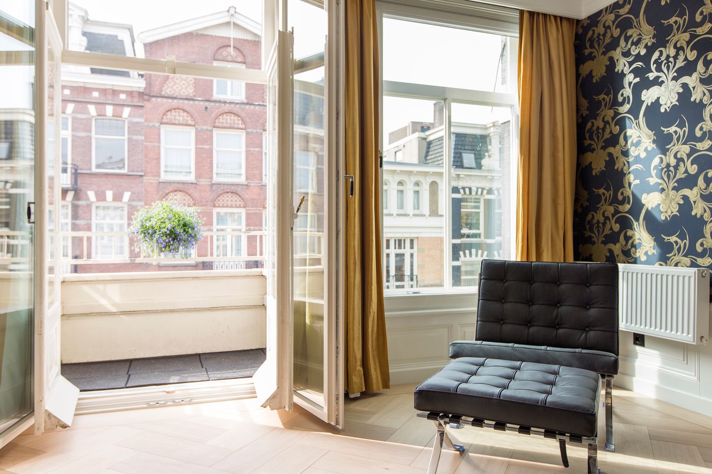 Amsterdam-Canal-Hotel-Room-29