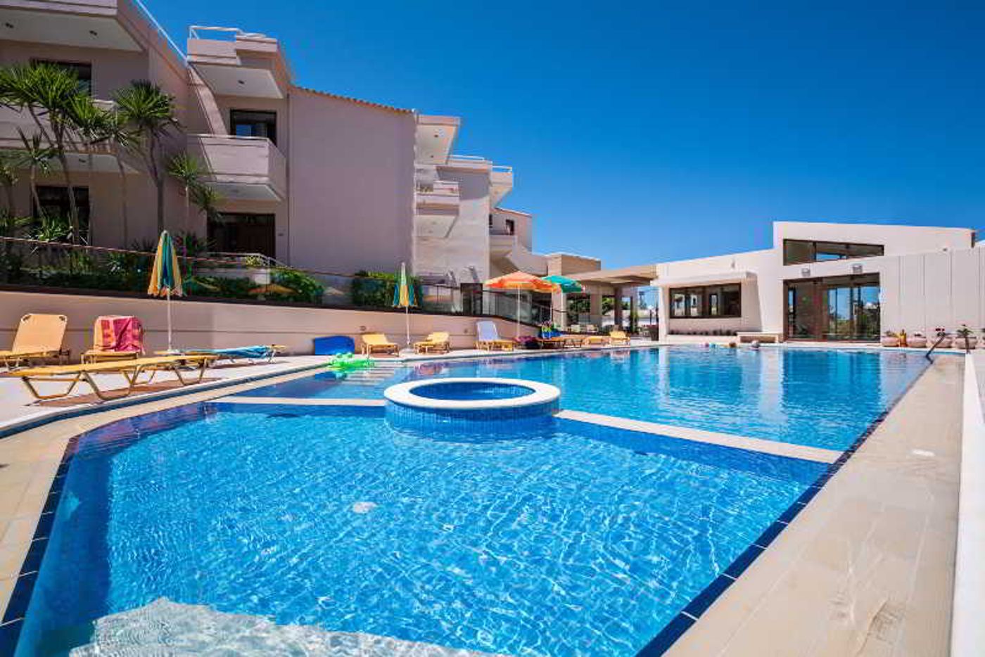 Oscar Village And Suites