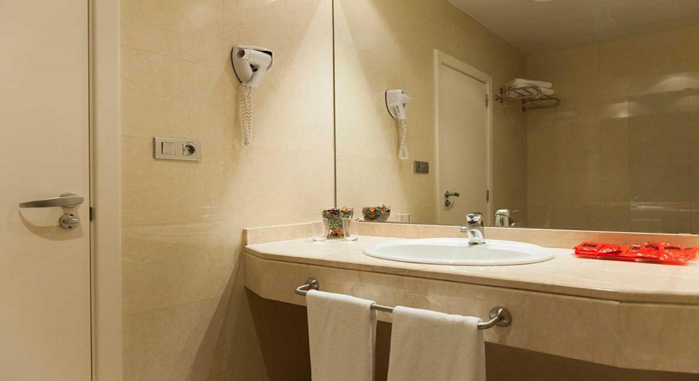 Mediterraneo-Benidorm-Hotel-Room-34