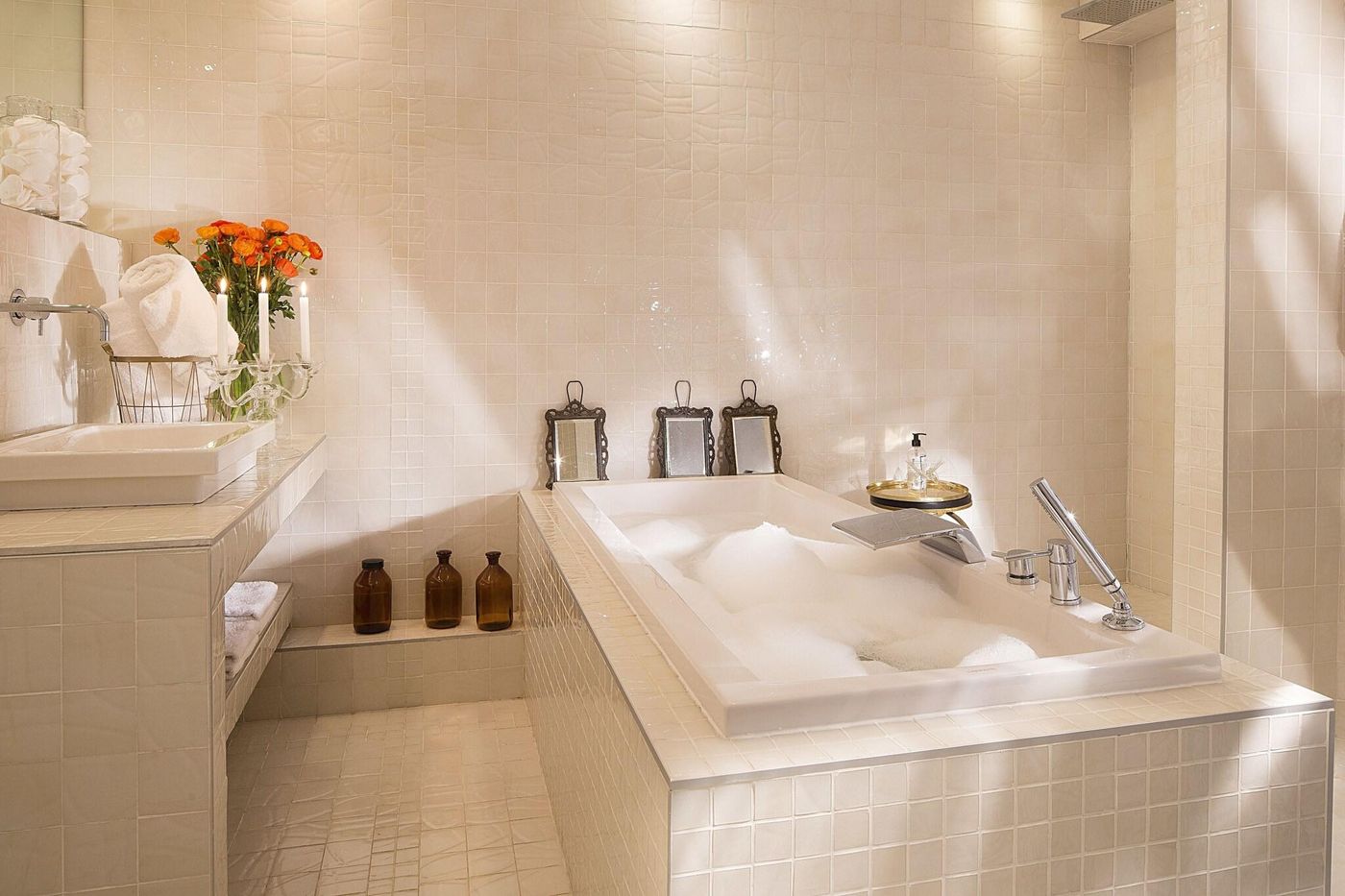 Le-Chat-Noir-Room-56