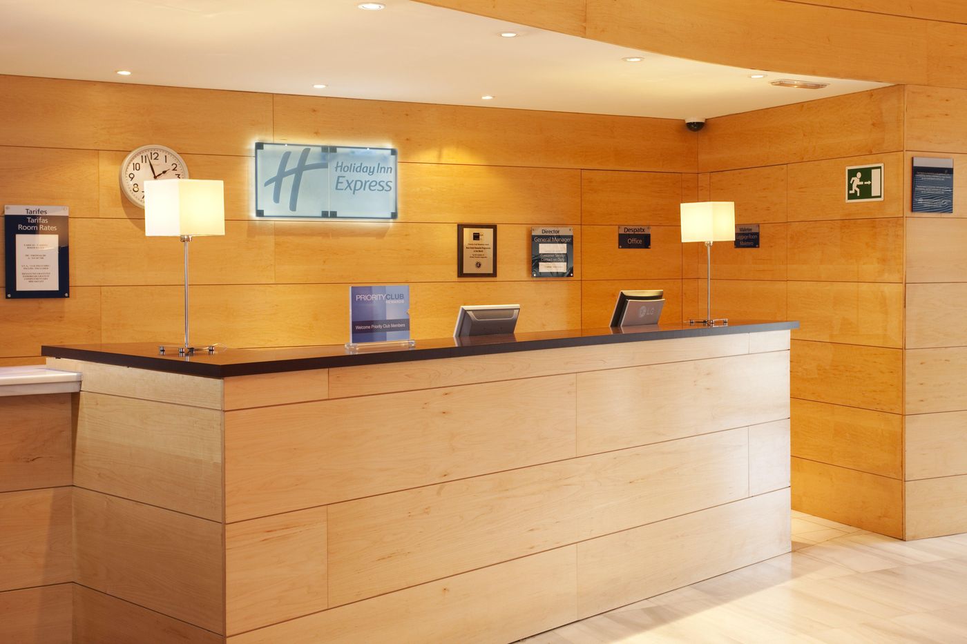 Holiday Inn Express Molins de Rei-Spain-MOLINS DE REI-Lobby-8