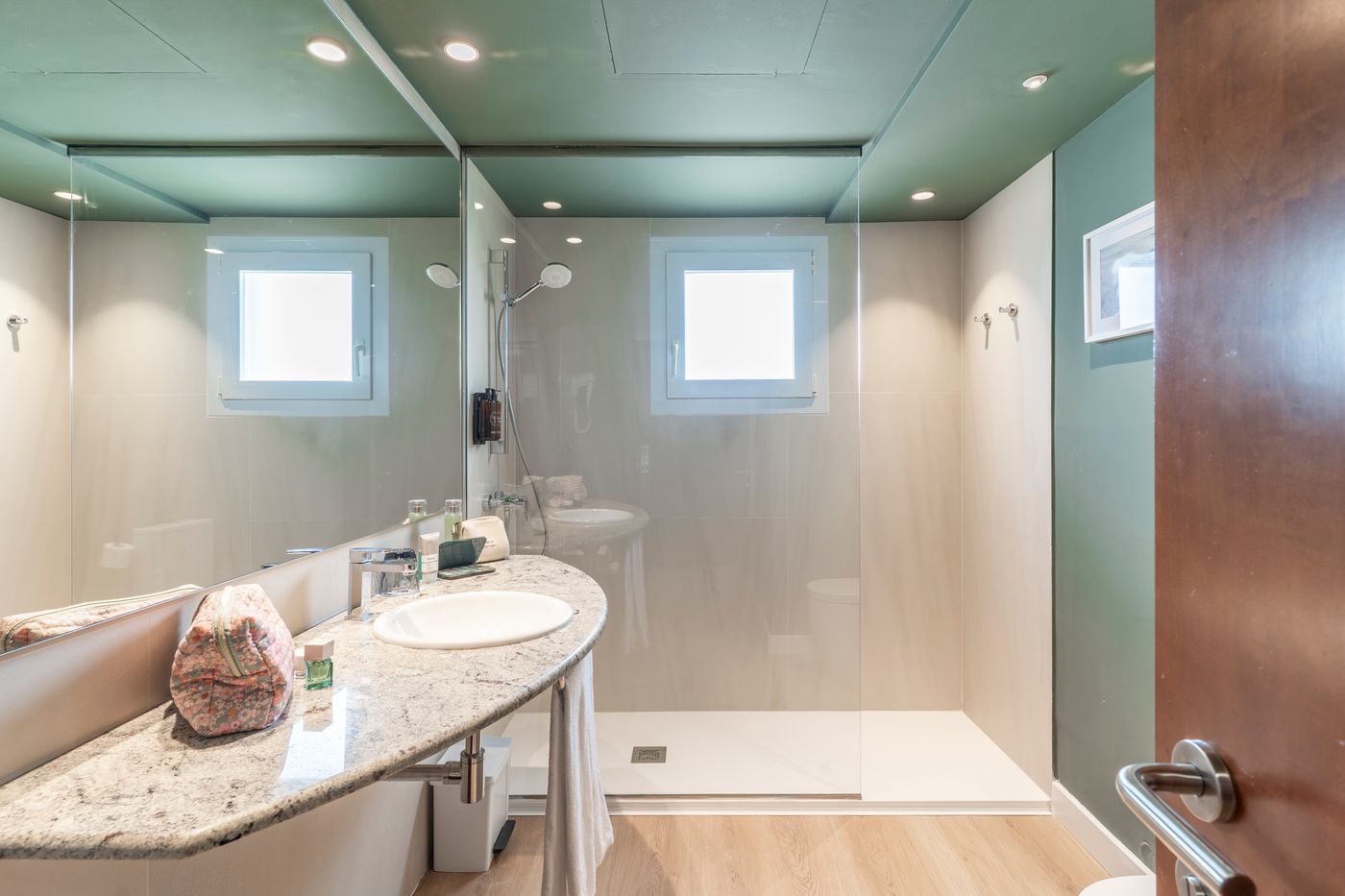 Prestige-Victoria-Room-75