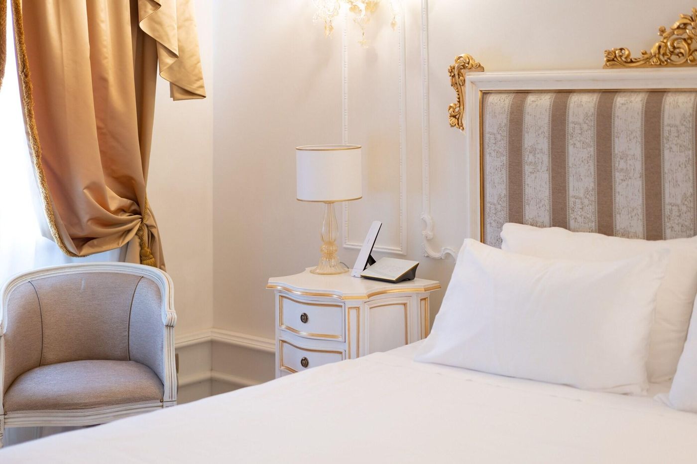 Ca-Bonfadini-Historic-Experience-Room-31