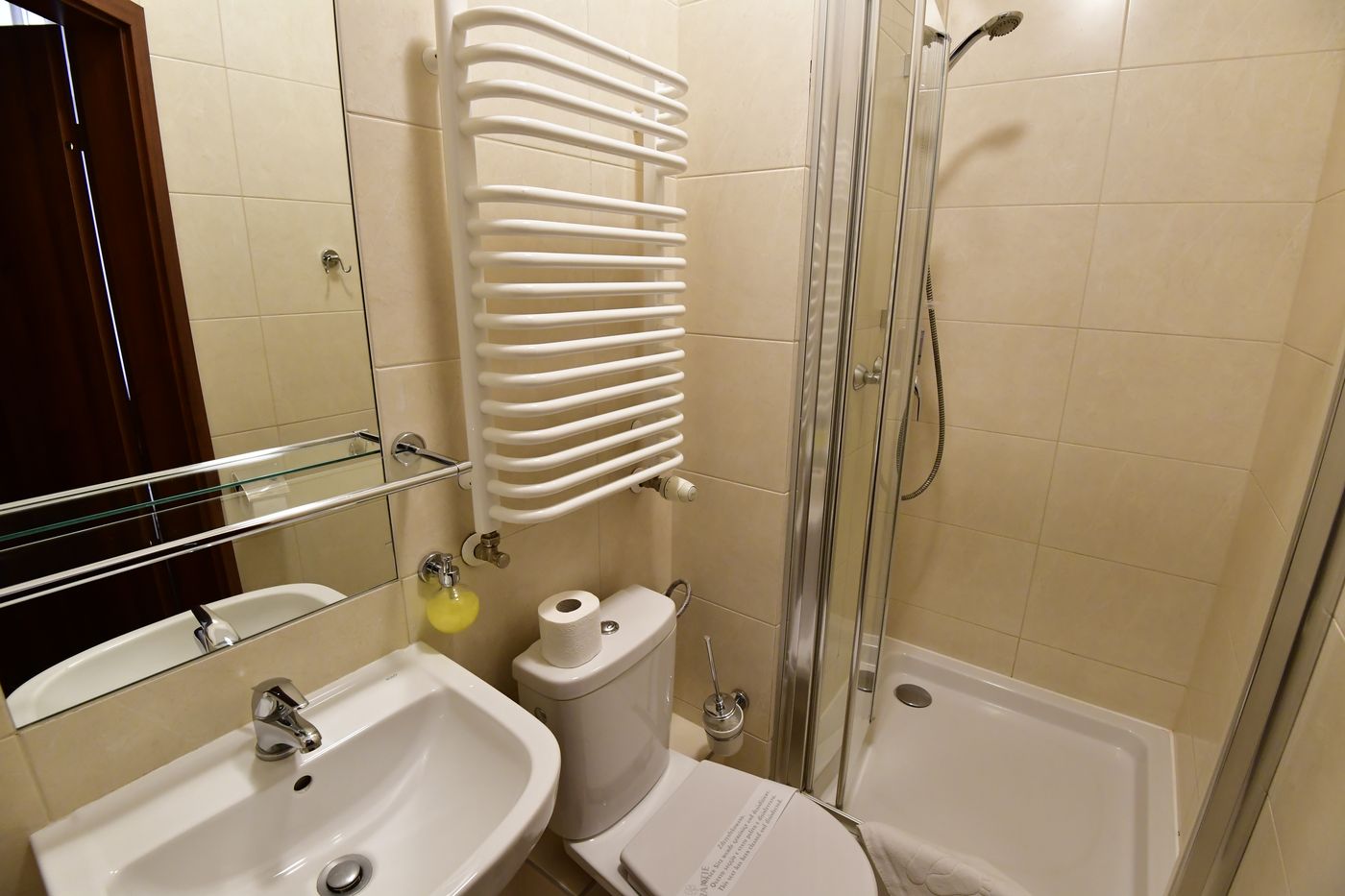 DOWNTOWN KRAKOW-Poland-KRAKOW-Room-9