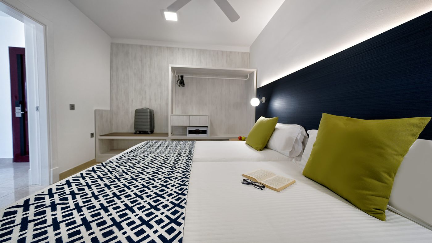 Broncemar-Beach-Room-43