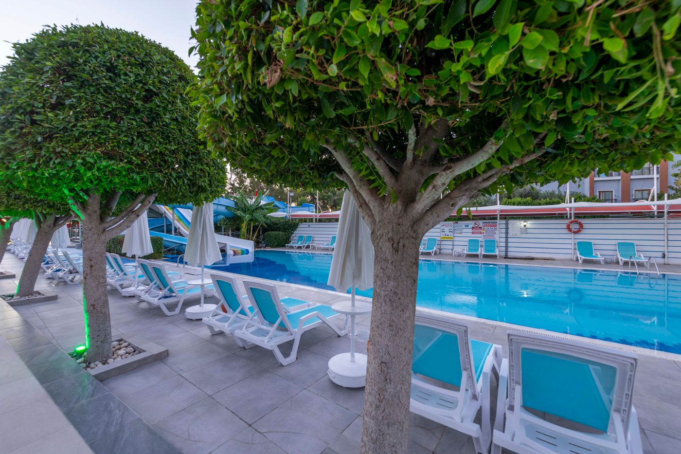 Armas-Beach-Hotel-Pool-7