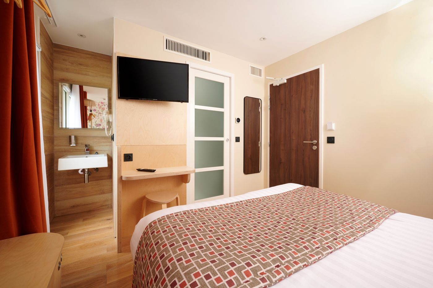 VLH-Paris-Montparnasse-Eiffel-Room-24