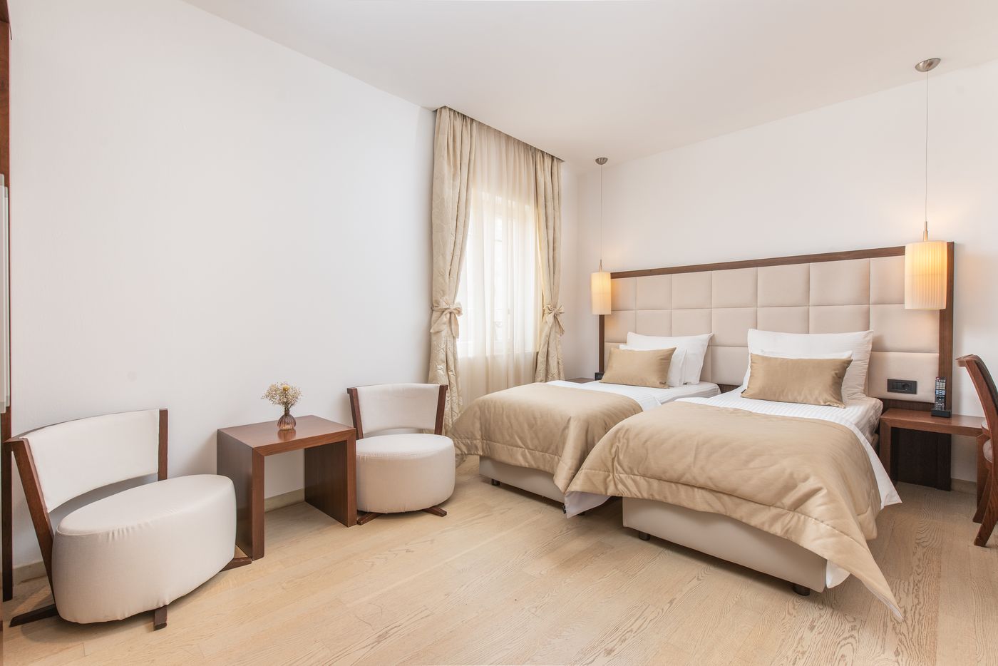 Hotel-Marmont-Heritage-Room-12