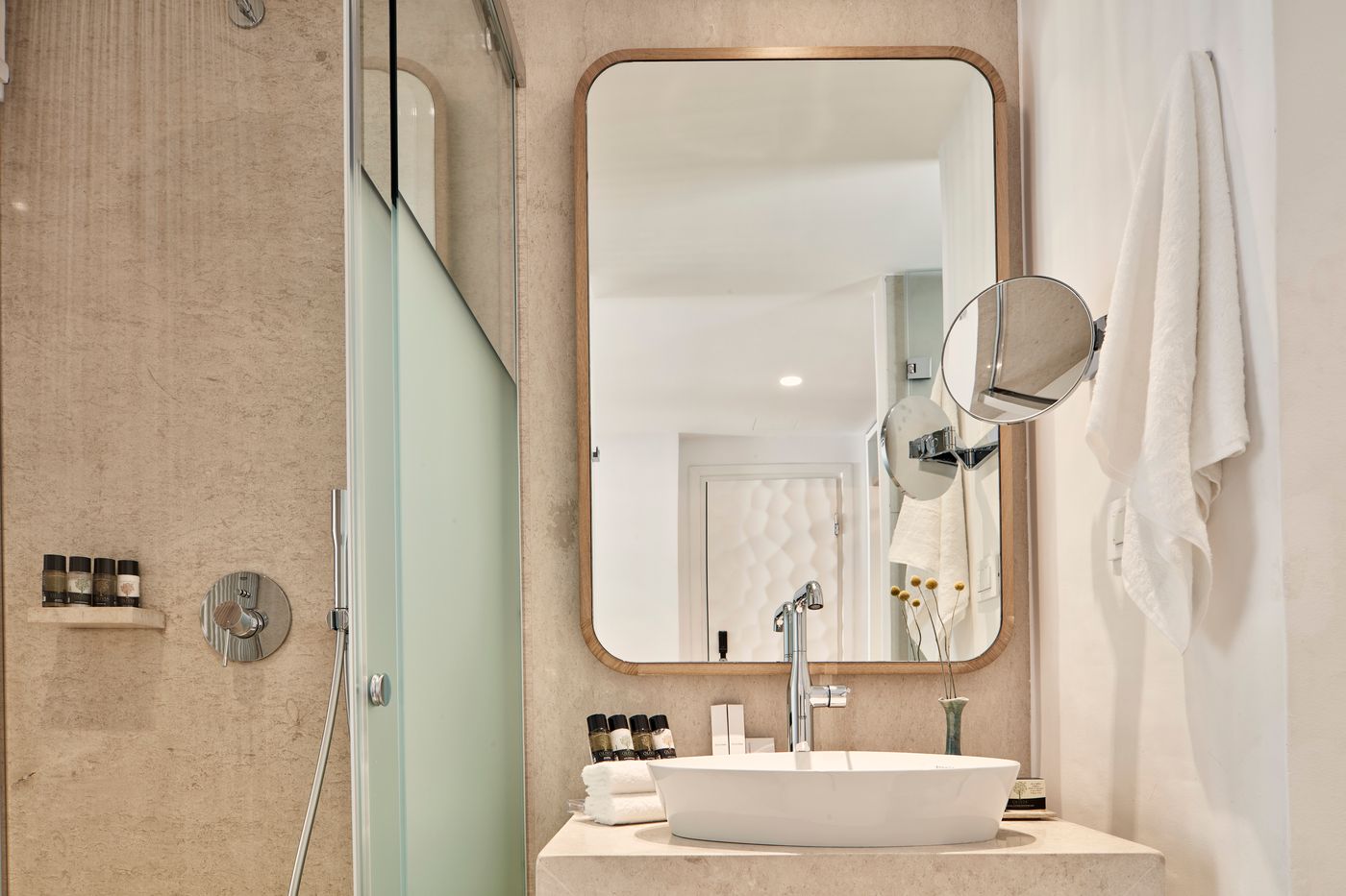 Myconian-Kyma---Design-Hotels-Room-54