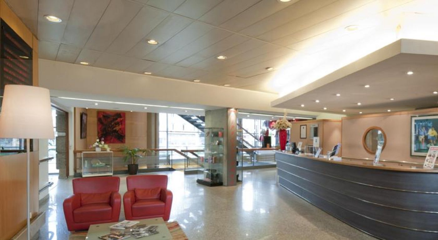 The-ReMIX-Hotel-Lobby-19