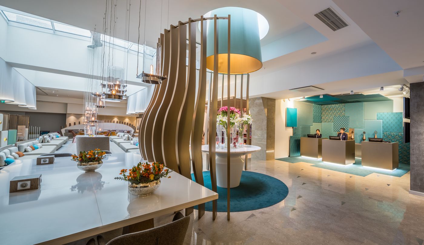 Novotel-Istanbul-Bosphorus-Lobby-2