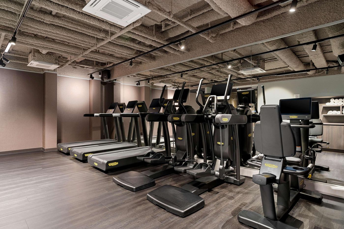 Corendon-Amsterdam-New-West--a-Tribute-Portfolio-Hotel-Sports-and-Entertainment-84