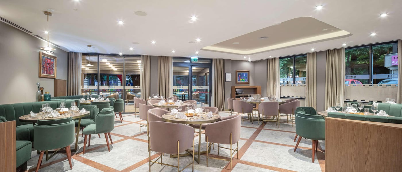 DoubleTree-by-Hilton-Plovdiv-Center-Restaurant-13