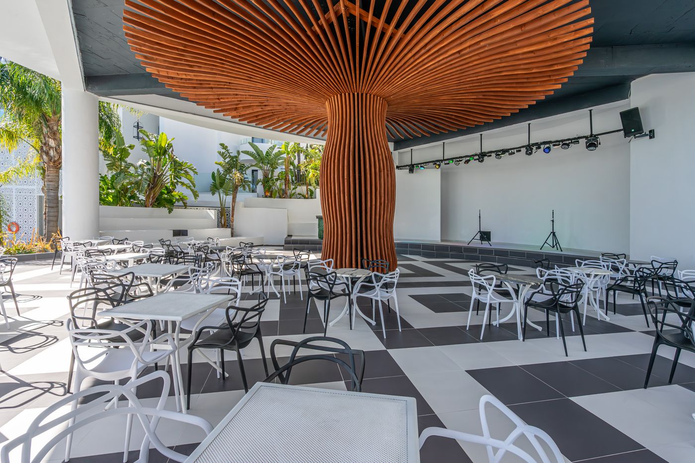 Venezia-Resort-Hotel-Sports-and-Entertainment-90