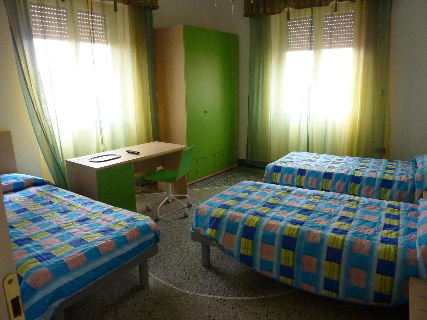 Christian-Bed-Breakfast-Room-9