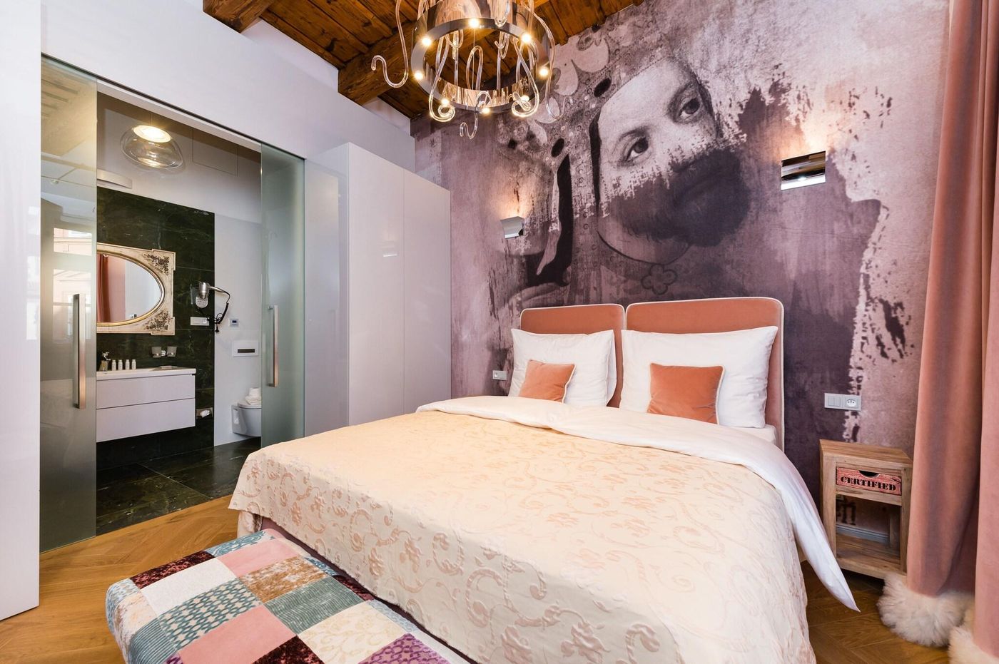 Old-Royal-Post-Hotel-Room-61