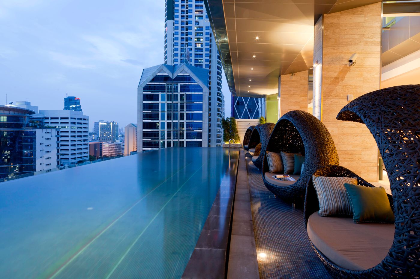 Eastin-Grand-Hotel-Sathorn-Bangkok-Pool-52
