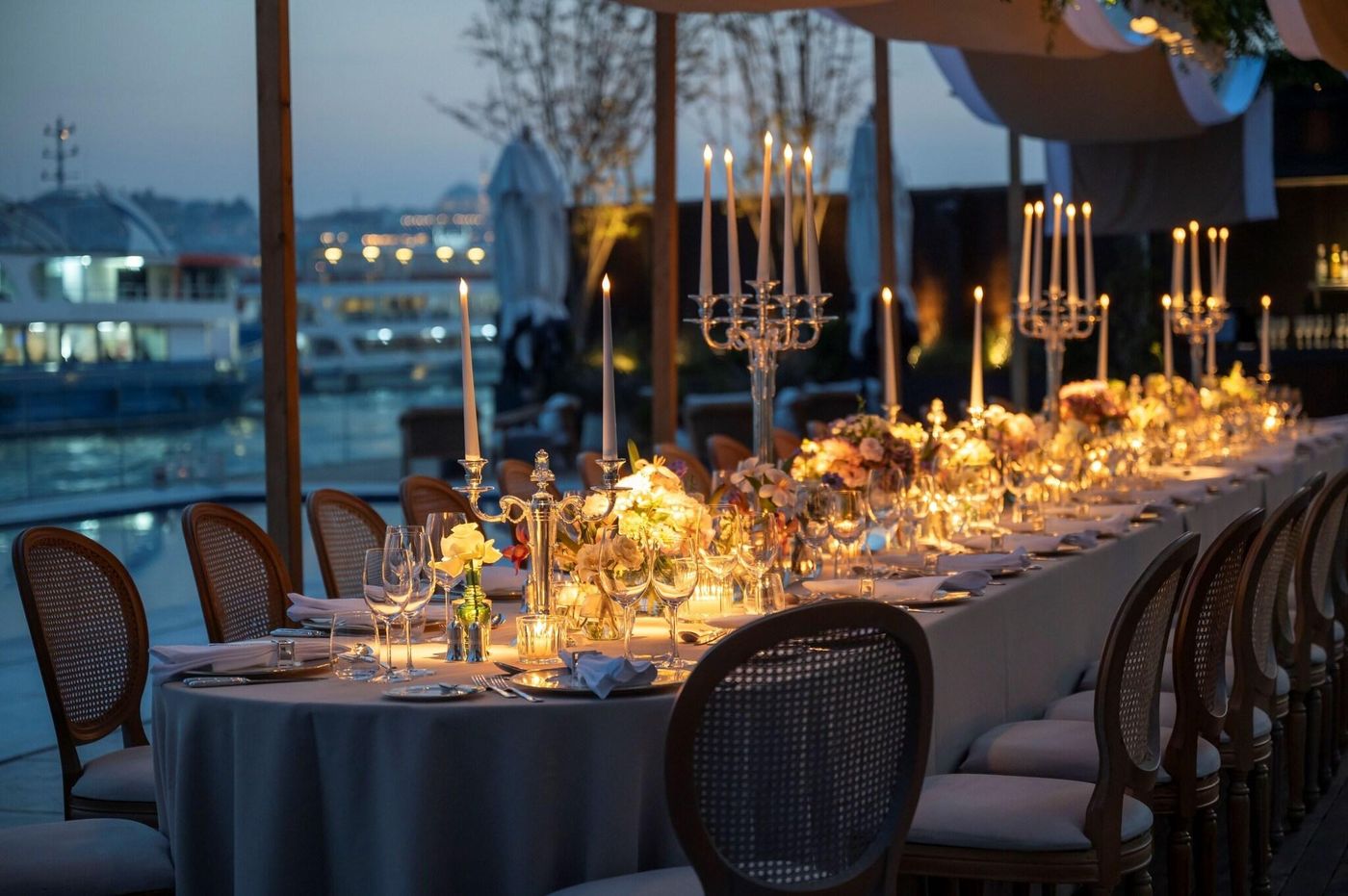 The-Peninsula-Istanbul-Bar-64