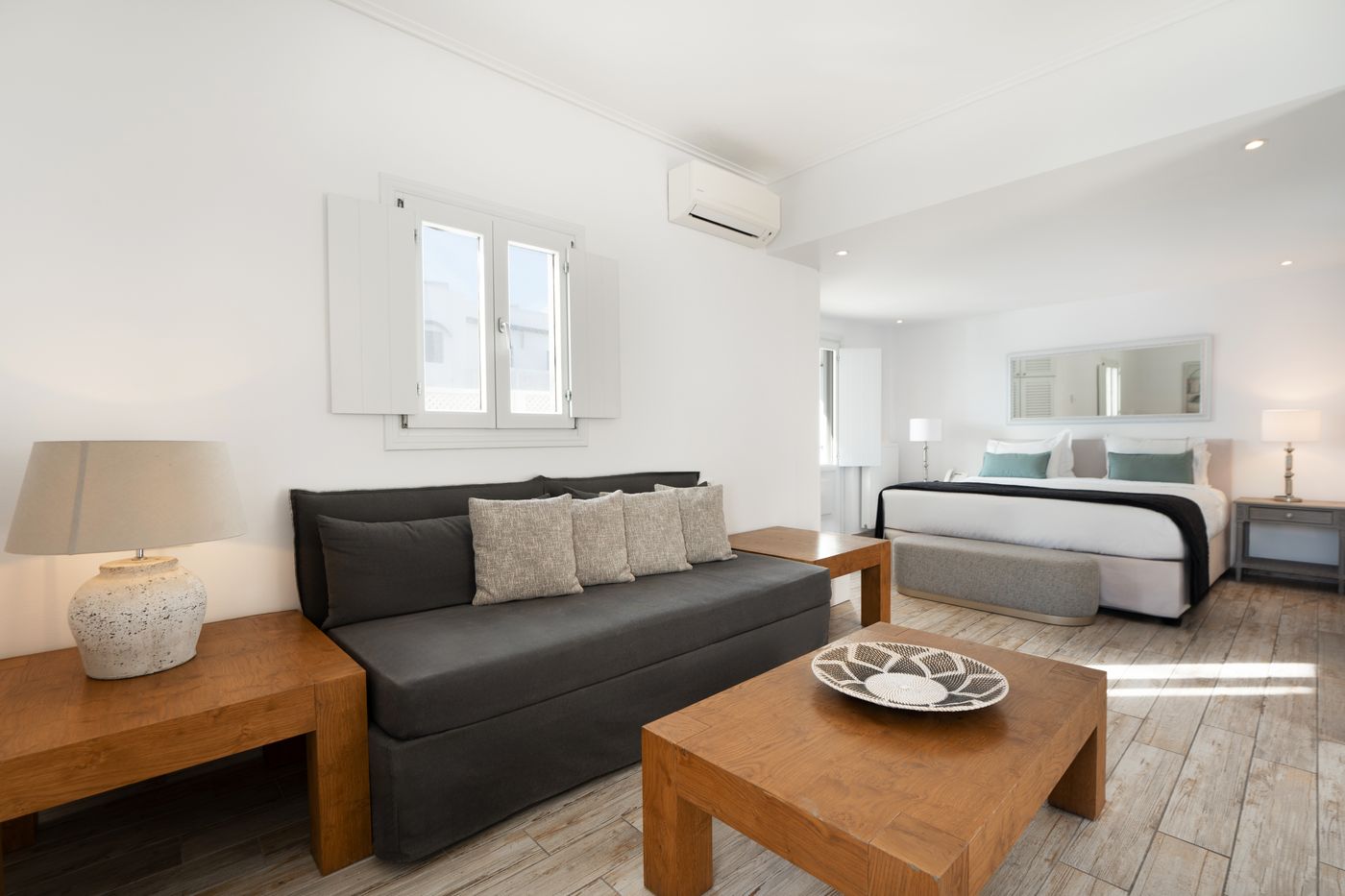 Aqua-Luxury-Suites-Room-60