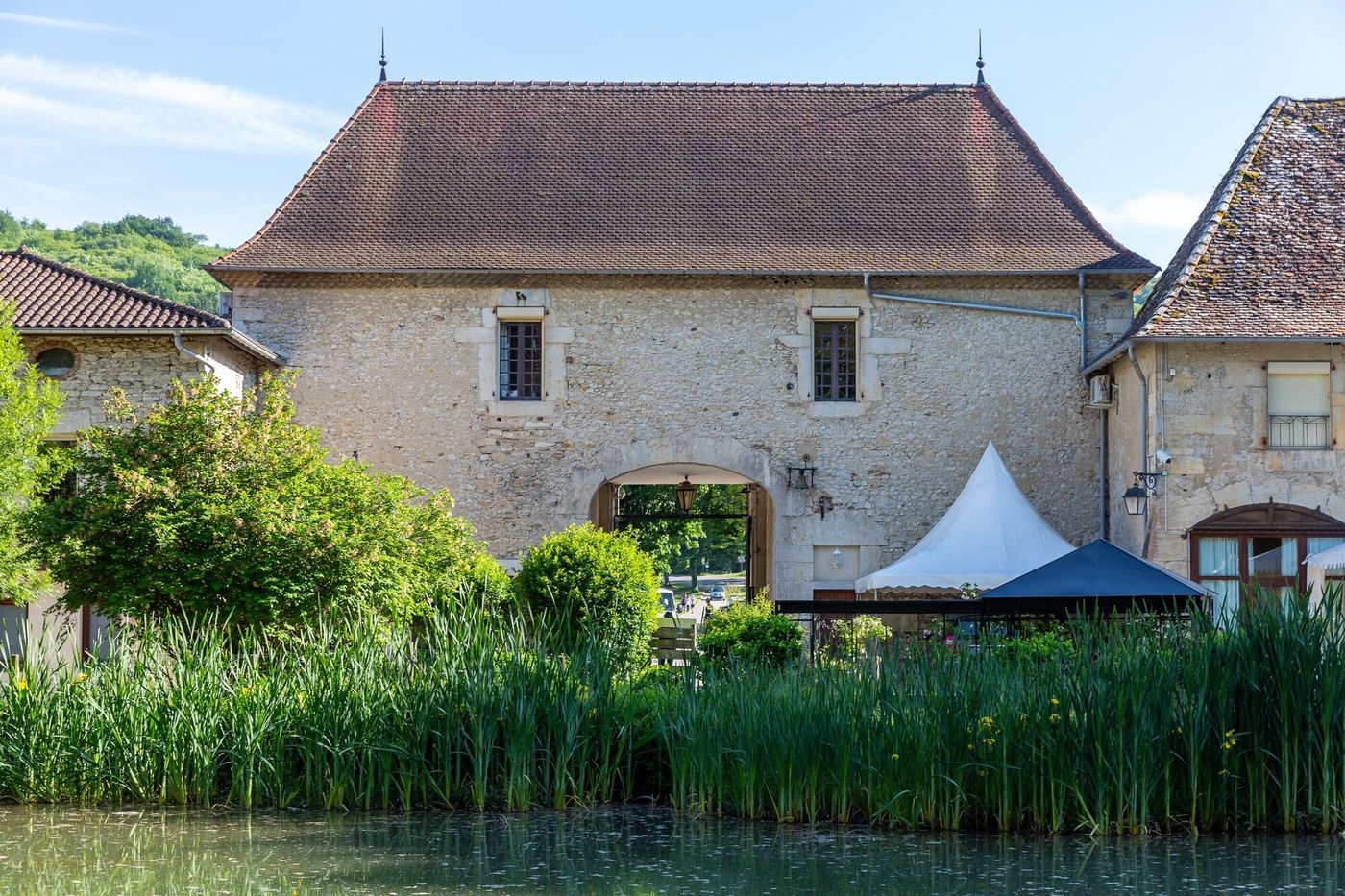 Les Dépendances de Chapeau Cornu - France - VIGNIEU - General view - 10