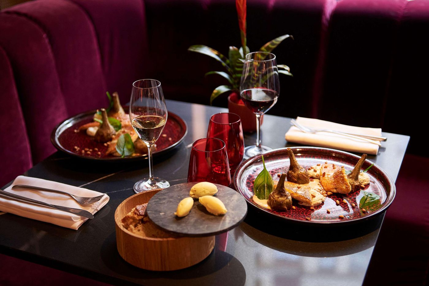 Melia-Paris-Tour-Eiffel-Restaurant-24