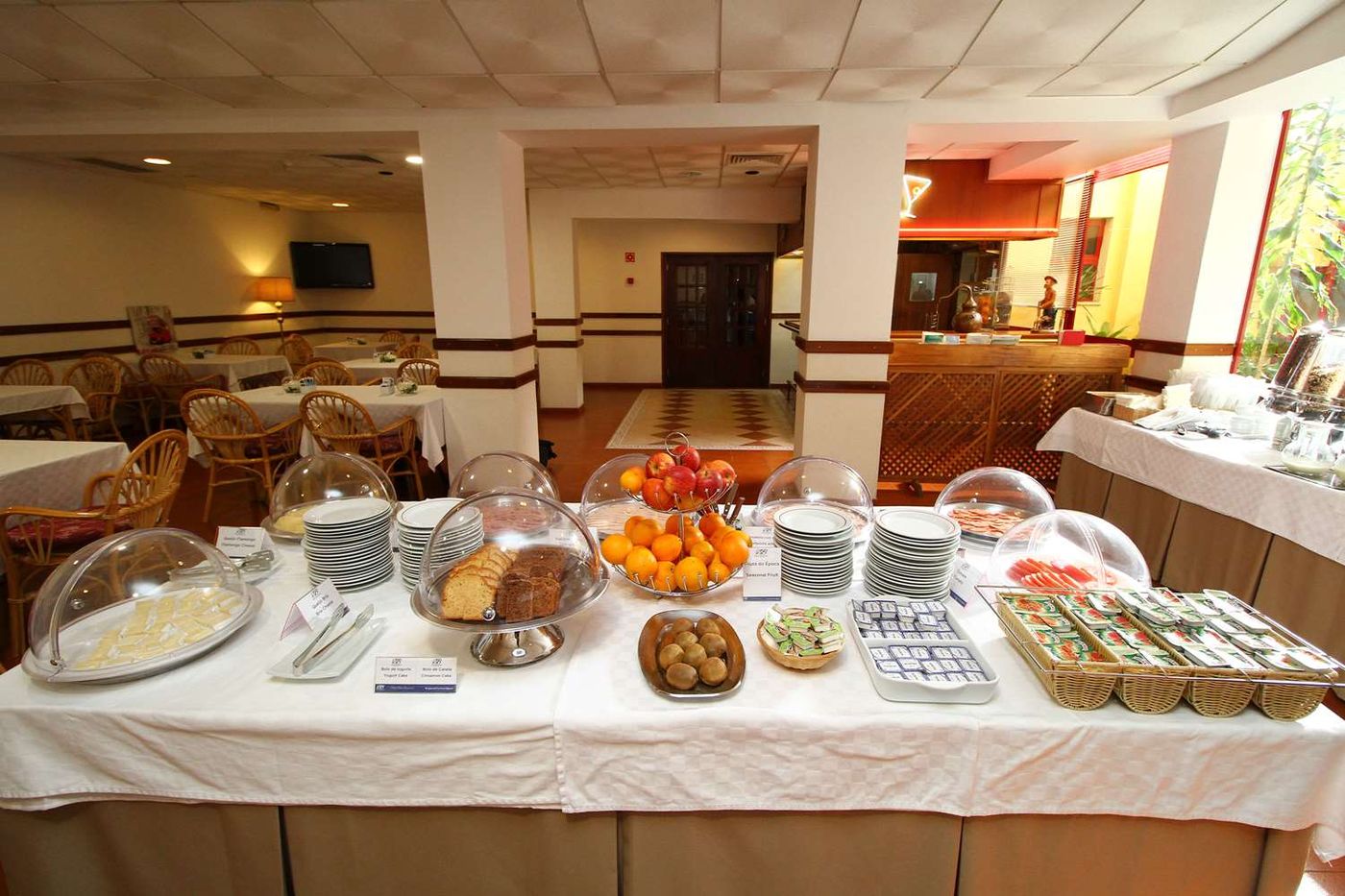 Best-Western-Dom-Bernardo-Restaurant-28