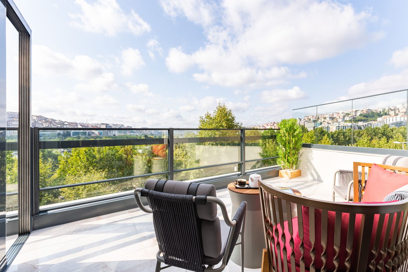 Stayso-The-House-Hotel-Room-2